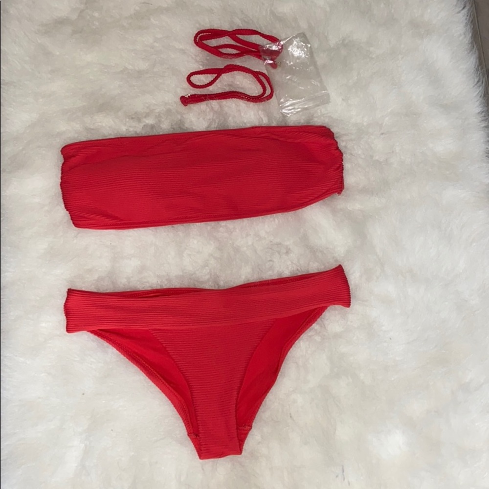 Beautiful worn once H&M bathing suit!